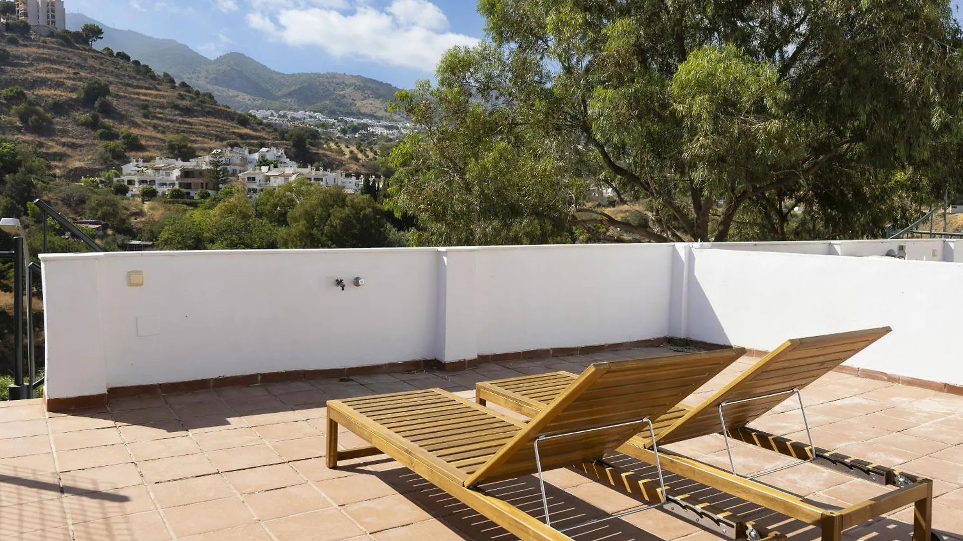 Charming 2-Bedroom Apartment With Terraces & Pool In Torrequebrada Benalmadena Spain